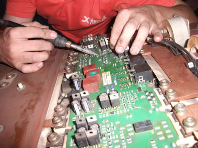 “三科變頻器”